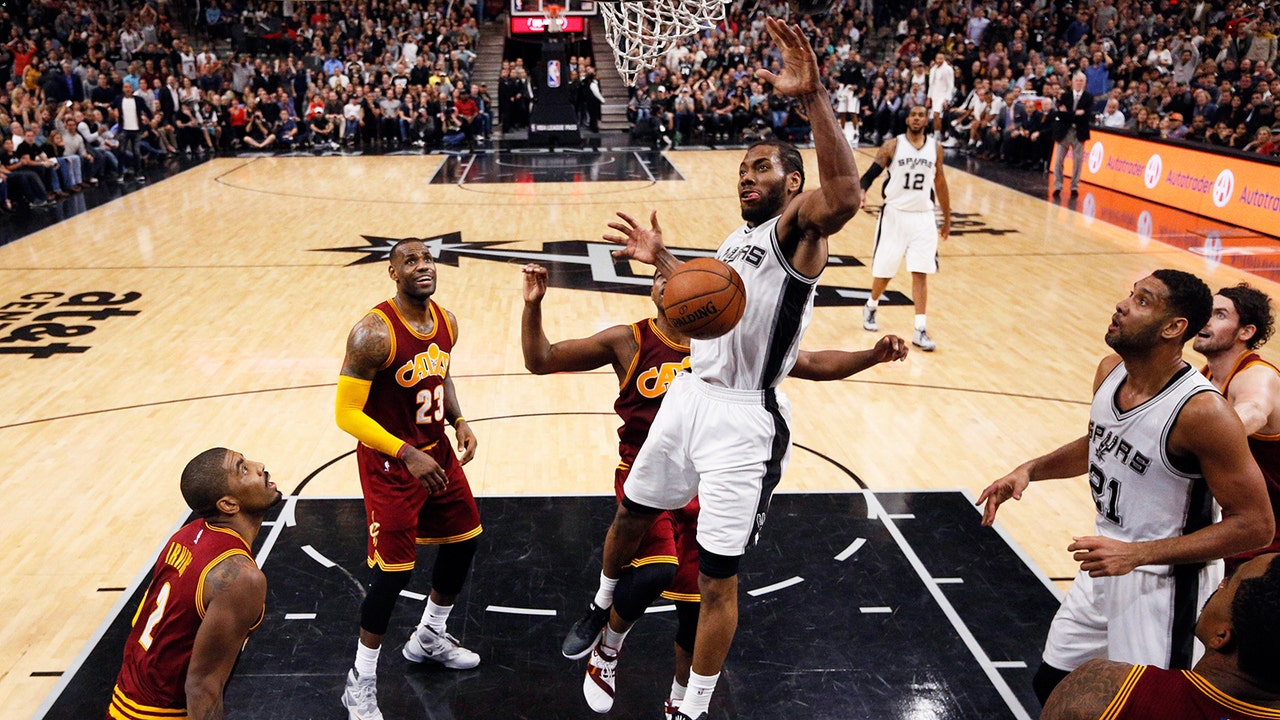 Spurs beat LeBron, Cavs for 32nd straight win at home